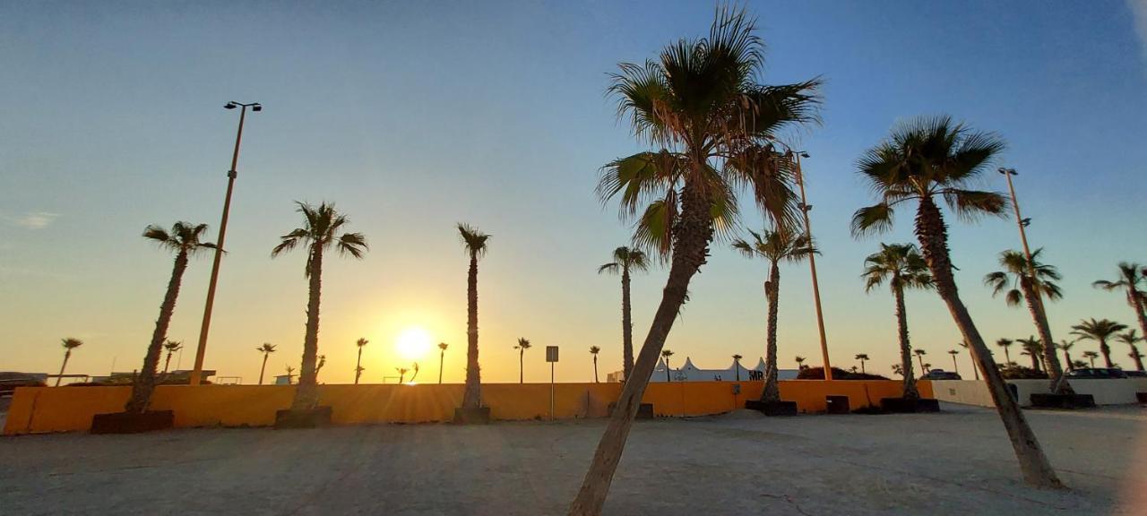 Le Barcares Logement Climatise Pour 6 Personnes, Draps Et Serviettes Non Fournis Air-Conditioned Accommodation For 6 People, Sheets And Towels Not Provided Alojamiento Con Aire Acondicionado Para 6 Personas, Sabanas Y Toallas No Incluidas Buitenkant foto