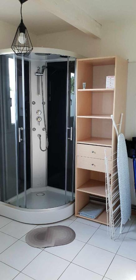 Le Barcares Logement Climatise Pour 6 Personnes, Draps Et Serviettes Non Fournis Air-Conditioned Accommodation For 6 People, Sheets And Towels Not Provided Alojamiento Con Aire Acondicionado Para 6 Personas, Sabanas Y Toallas No Incluidas Buitenkant foto